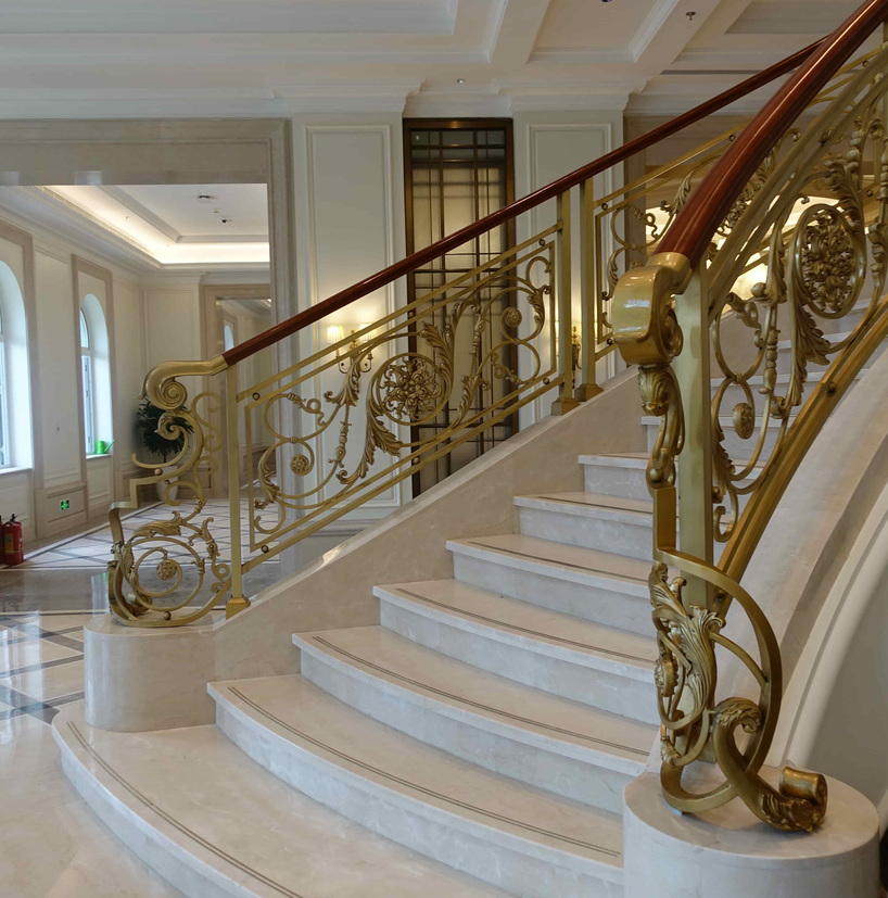 <h4>华为贵安云上屯数据中心铜艺栏杆</h4><p>华为贵安云上屯数据中心铜艺栏杆</p>