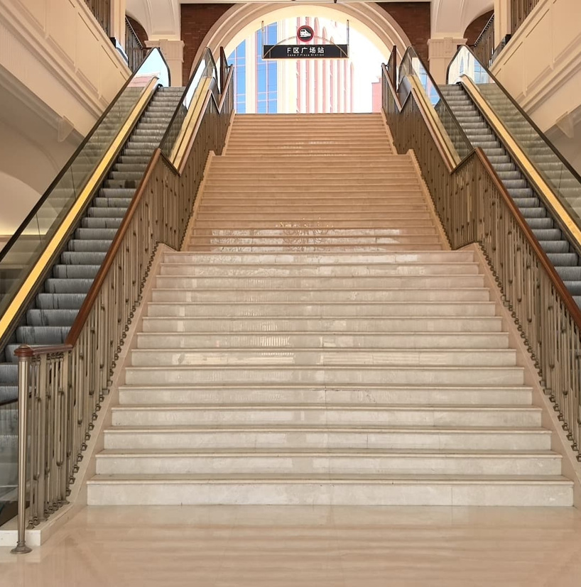 <h4>华为青浦练秋湖研发中心铜艺栏杆</h4><p>华为青浦练秋湖研发中心铜艺栏杆</p>