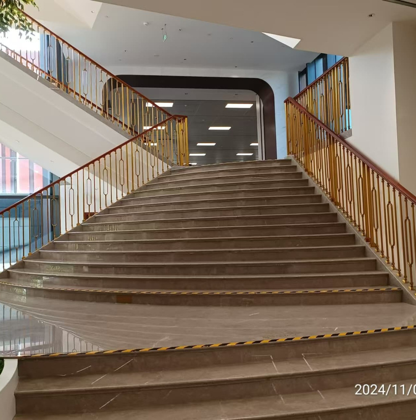 <h4>华为青浦练秋湖研发中心铜艺栏杆</h4><p>华为青浦练秋湖研发中心铜艺栏杆</p>