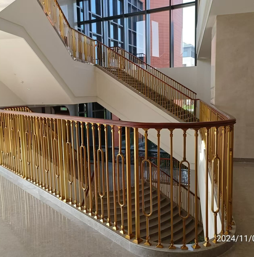 <h4>华为青浦练秋湖研发中心铜艺栏杆</h4><p>华为青浦练秋湖研发中心铜艺栏杆</p>