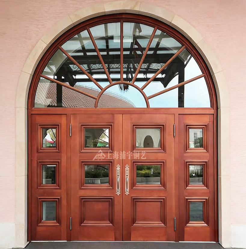 <h4>华为东莞松山湖总部</h4><p>铜门</p>