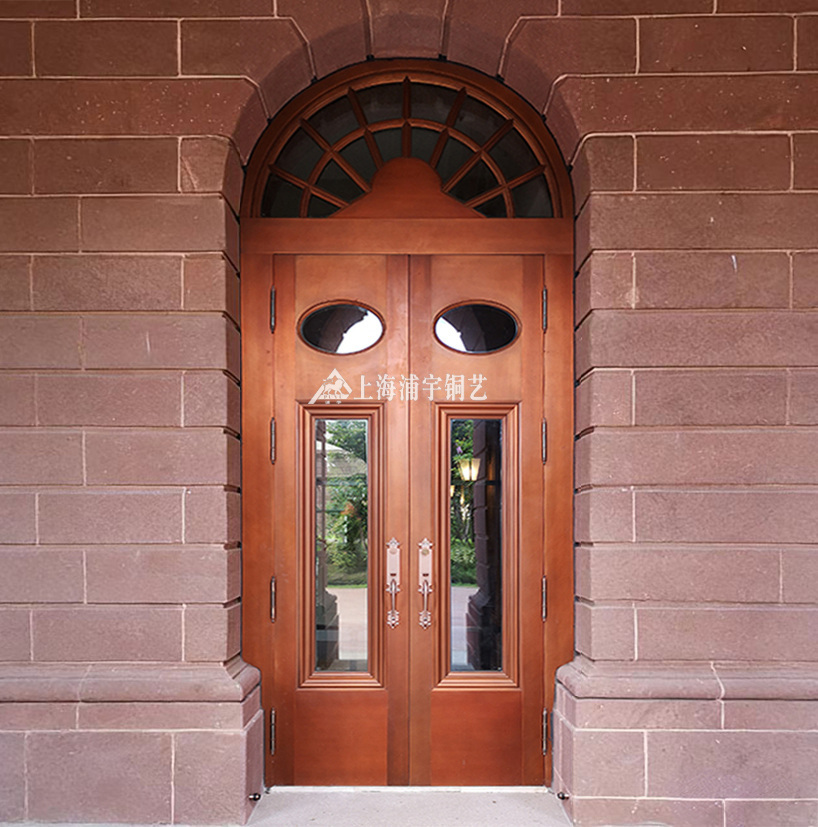 <h4>华为东莞松山湖总部</h4><p>铜门</p>