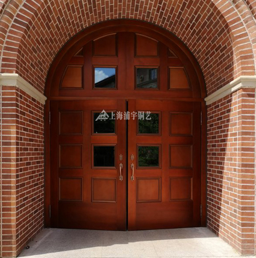 <h4>华为东莞松山湖总部</h4><p>铜门</p>