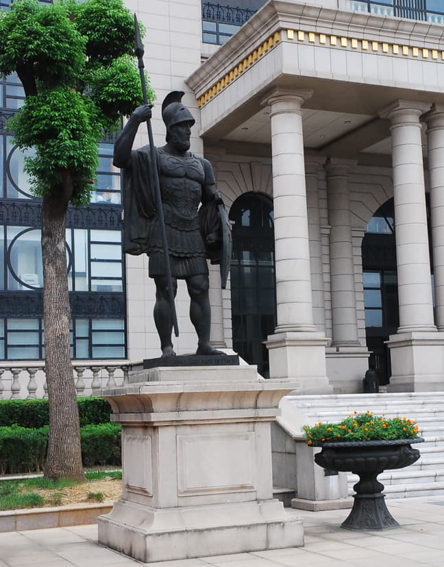 <h4>海澜集团总部雕塑</h4><p>海澜集团总部雕塑</p>