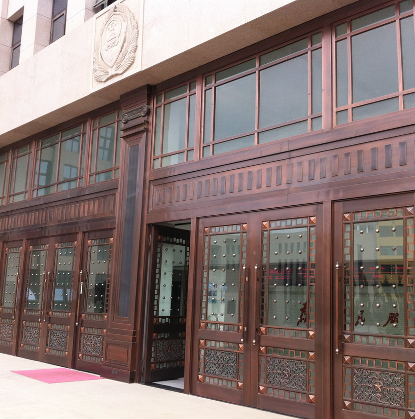 <h4>银川市警卫局铜门</h4><p>银川市警卫局铜门</p>